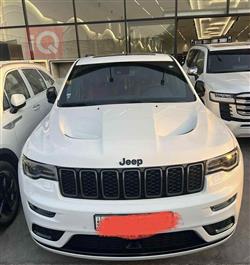 جیپ گراند شیرۆکی